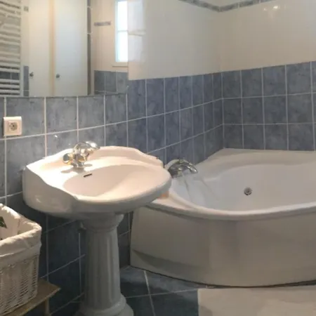 D'hotes Sous Les Grands Chenes Boheme فندق مبيت وإفطار