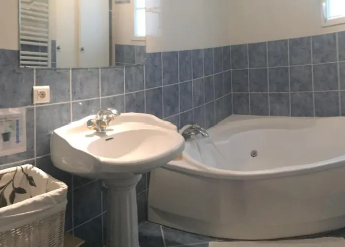 D'hôtes Sous Les Grands Chênes Boheme Couette-café