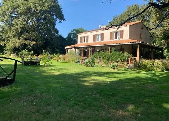 D'hôtes Sous Les Grands Chênes Boheme Saint-Etienne-de-Corcoue